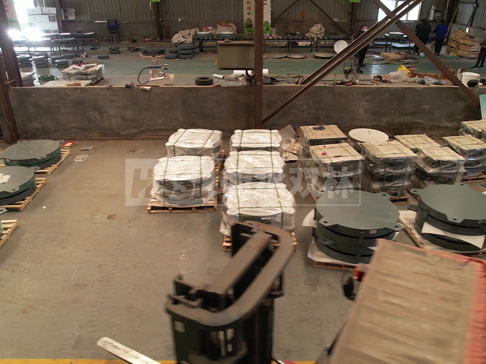 建筑橡膠樓梯支座 LNR1300隔震支座生產(chǎn)廠家 高層隔震支座報(bào)價(jià)