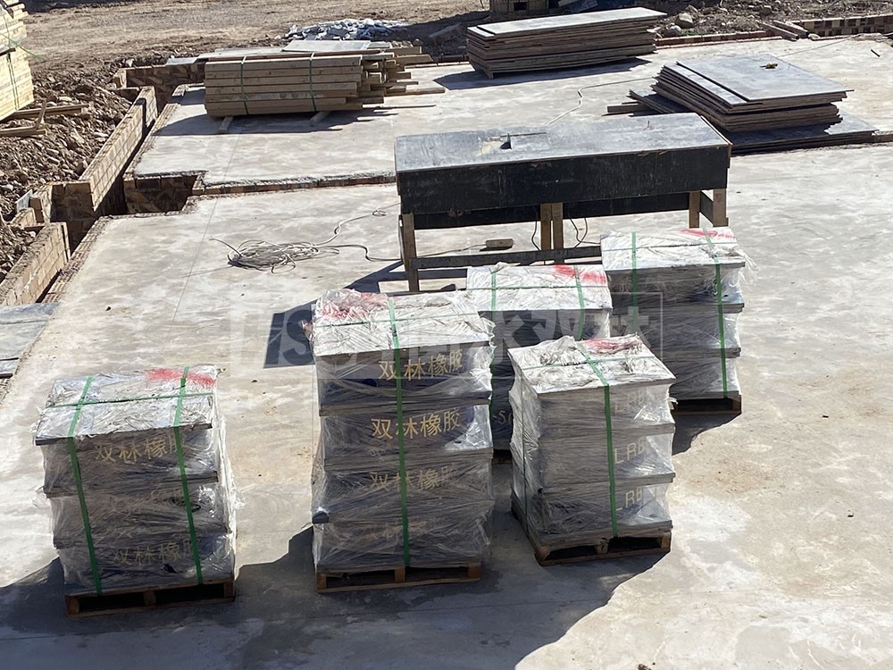 建筑鉛芯橡膠減隔震支座 橡膠型隔震支座廠家 建筑減震和抗震支座生產廠家